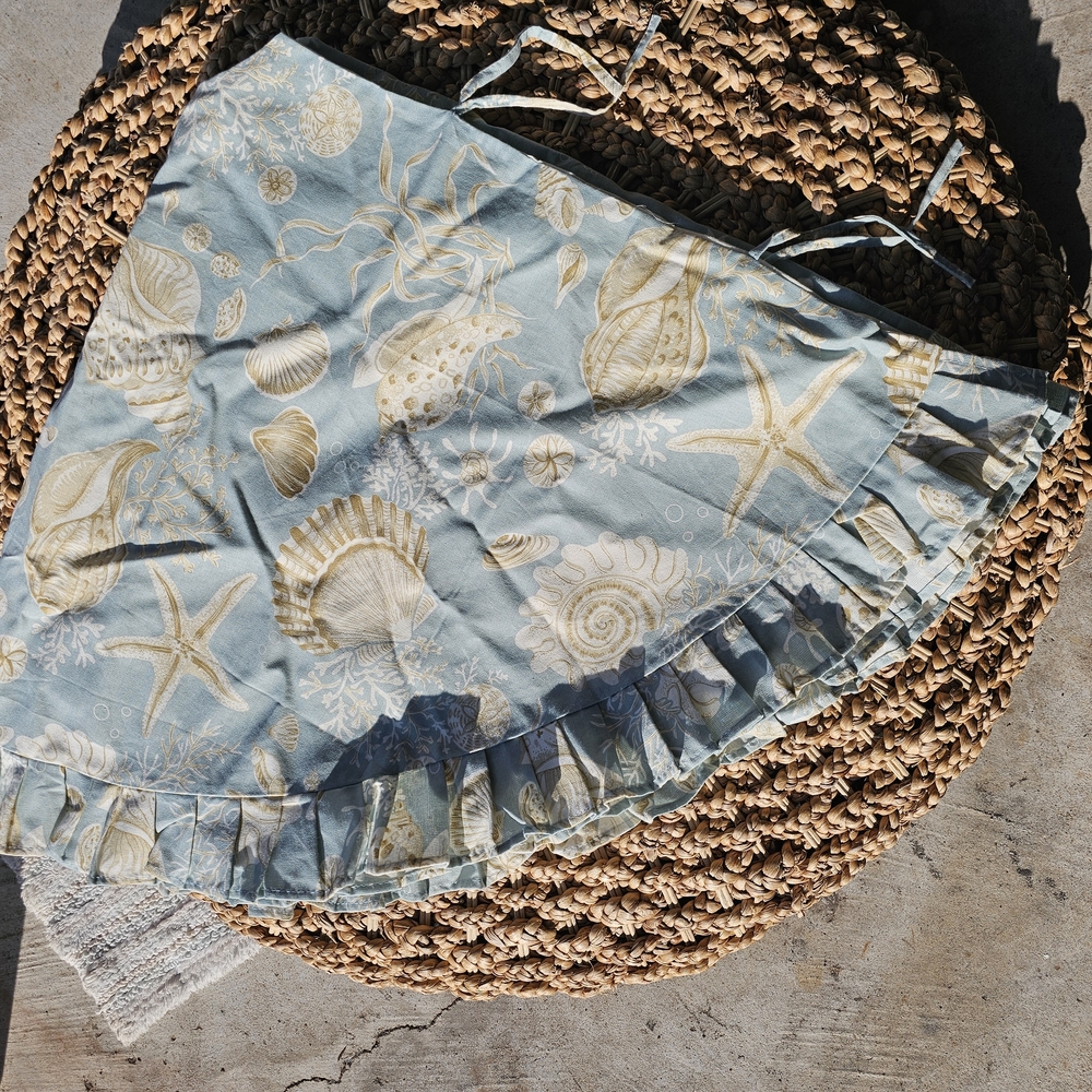 Coastal Seashell Holiday Tree Skirt - Blue and Cream
